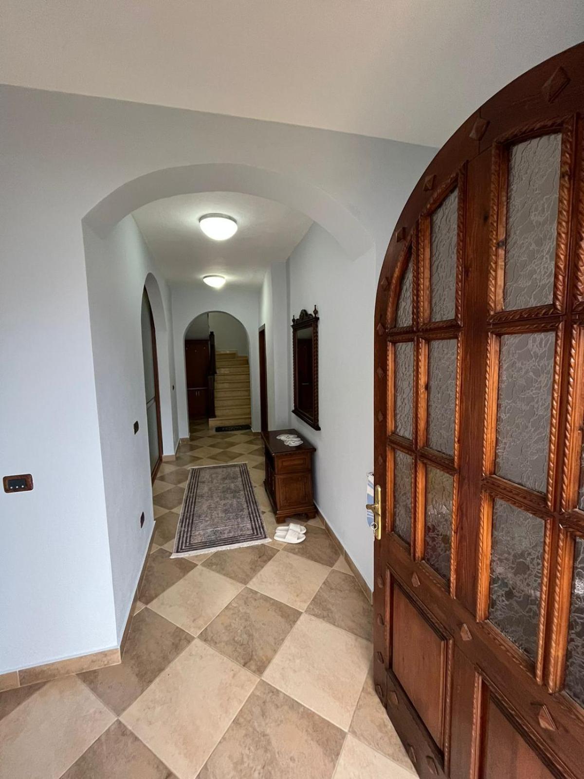 Vila Taga Guesthouse Krujë Eksteriør billede