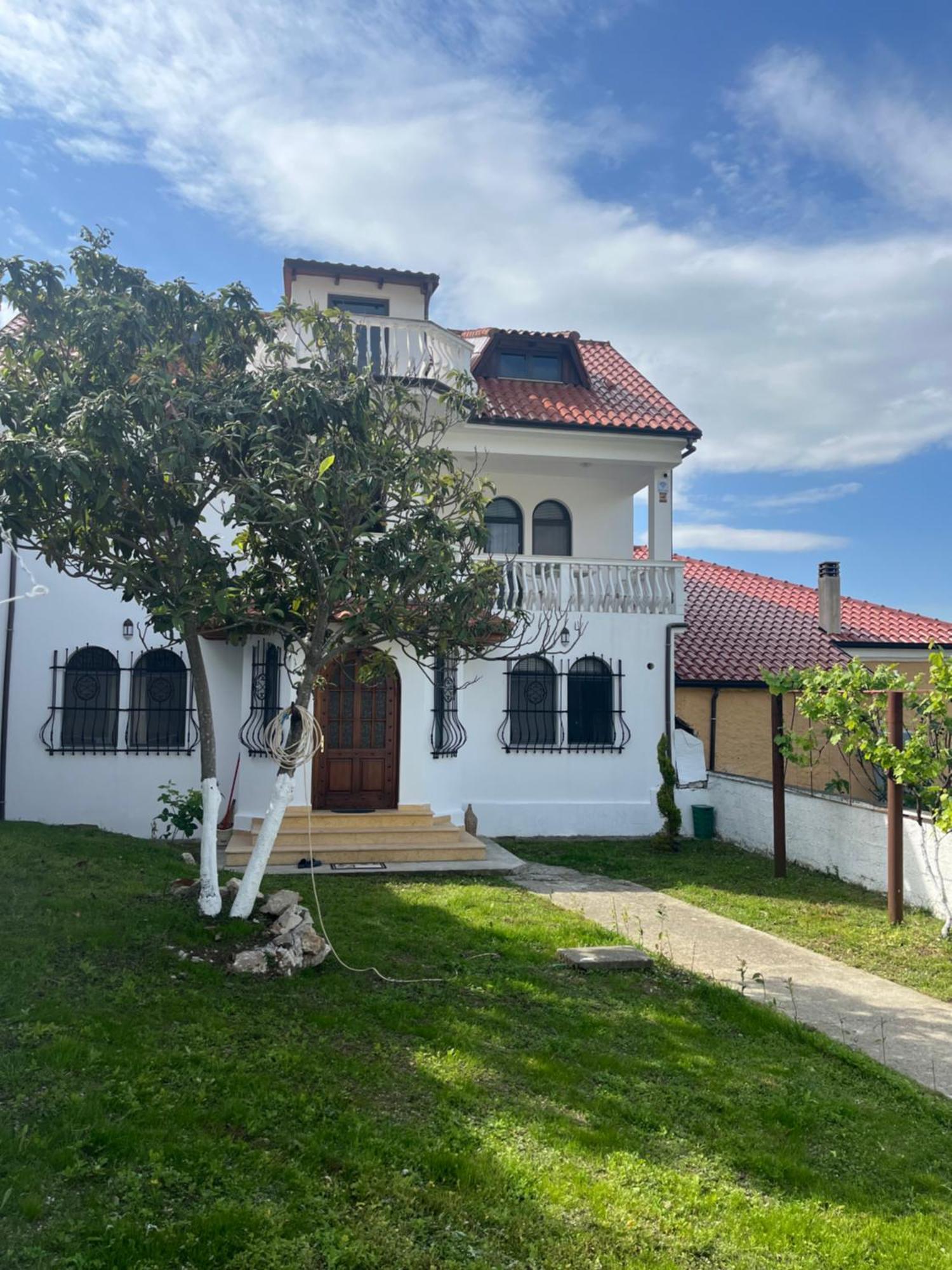 Vila Taga Guesthouse Krujë Eksteriør billede